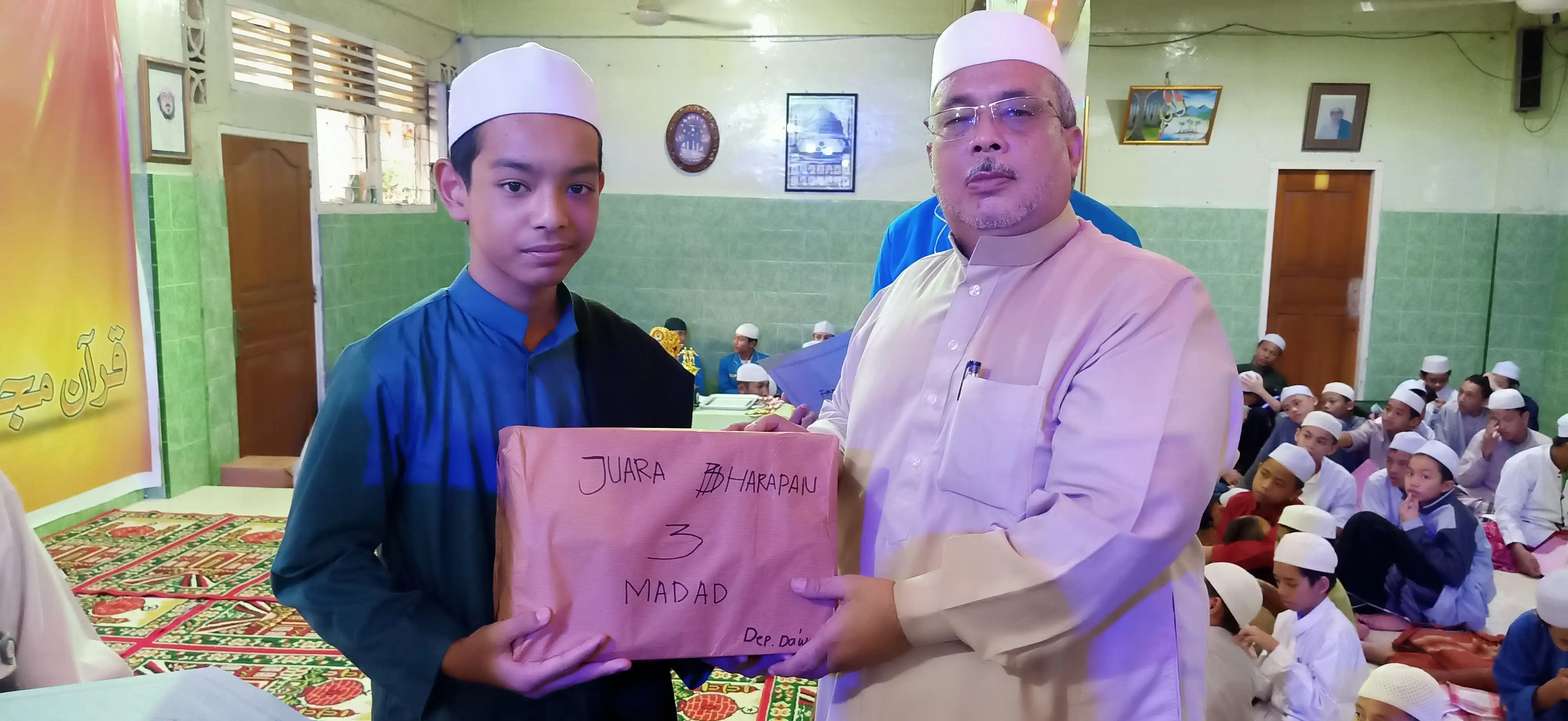 Pembagian Hadiah 105